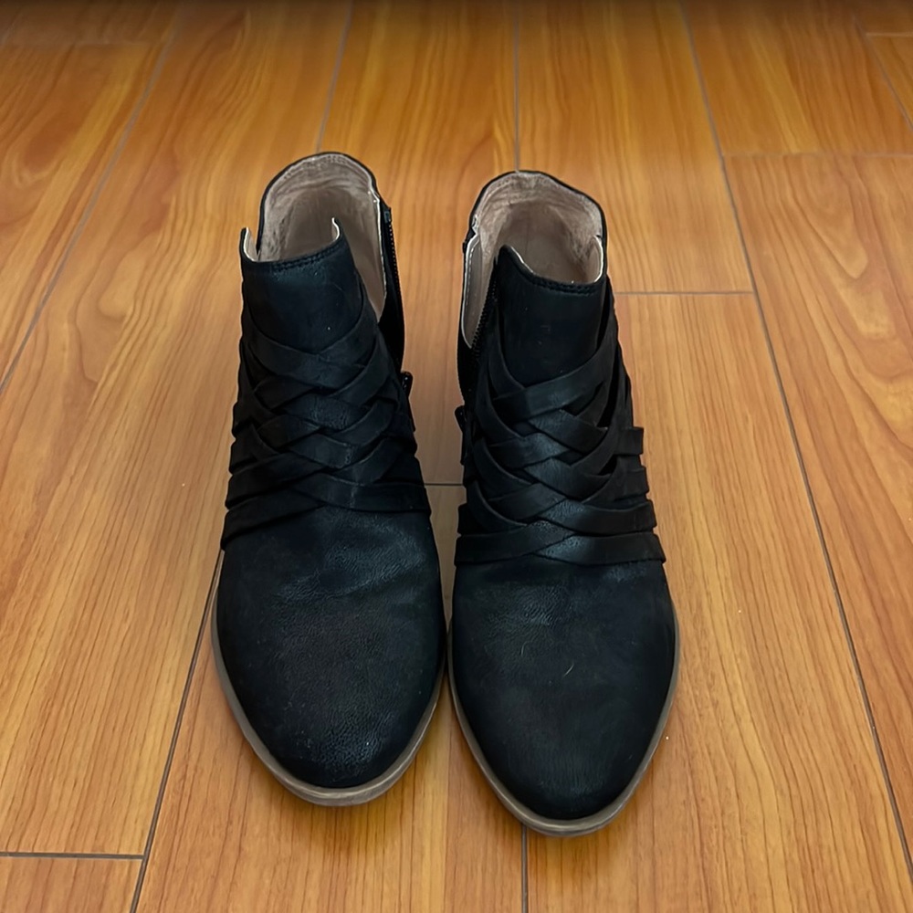 Life Stride booties